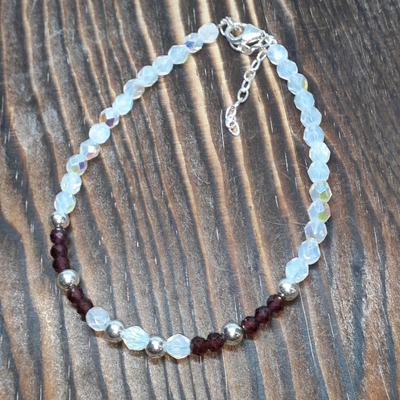 Moonstone/ garnet/sterling silver bracelet stacker - Picture 3 of 10